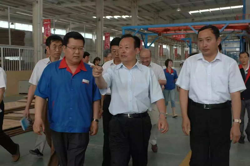 参观考察艾尼公司2.jpg
